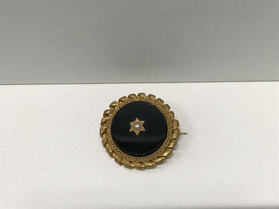 brooch