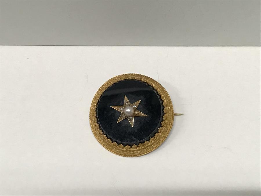 brooch