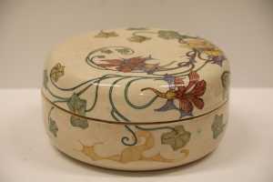 lidded-box