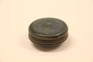 lidded-box