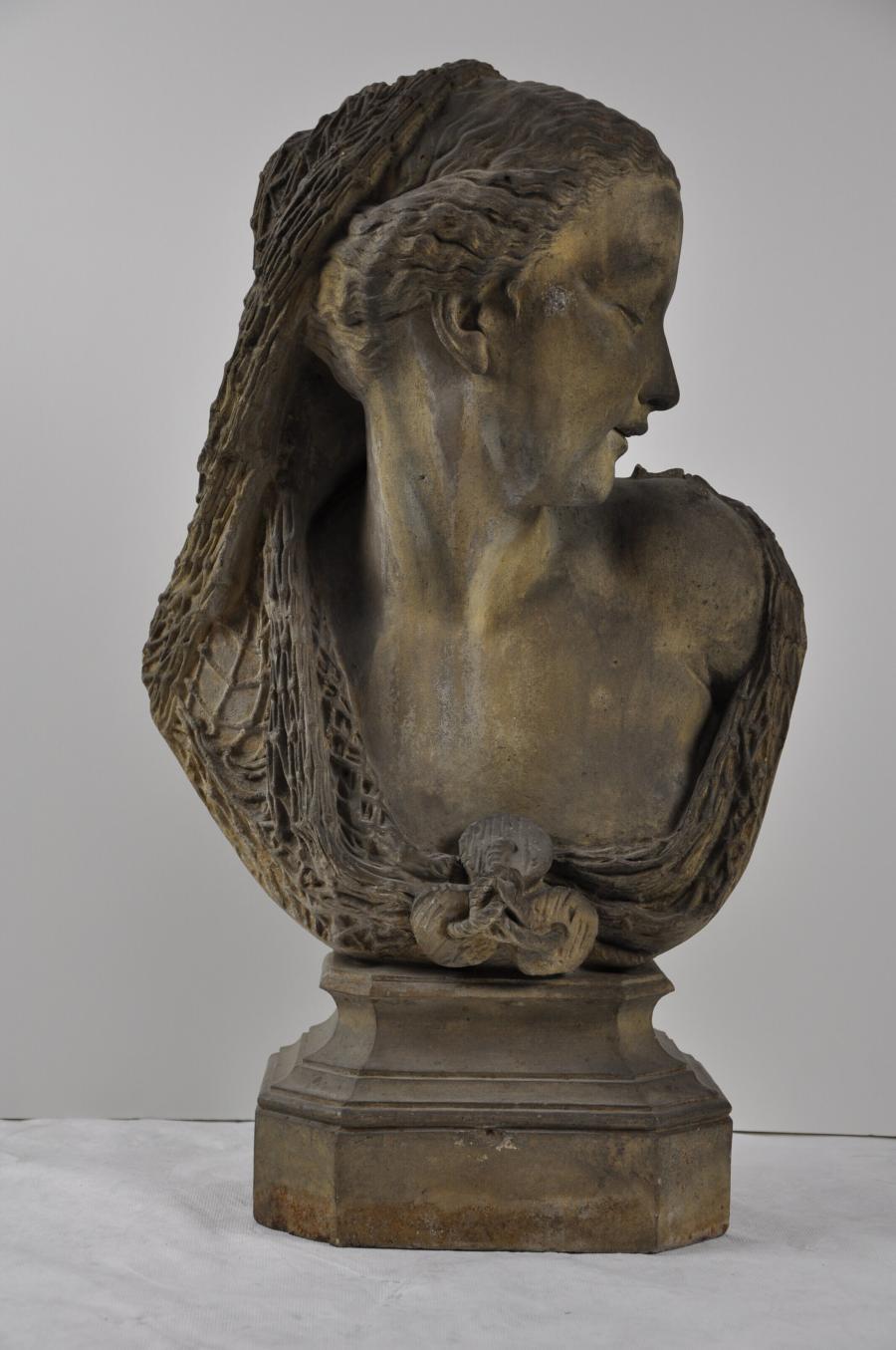 Allegorisch (?) jonge vrouwenhoofd (naar links)