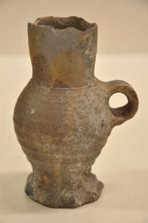 funnel-neck beaker