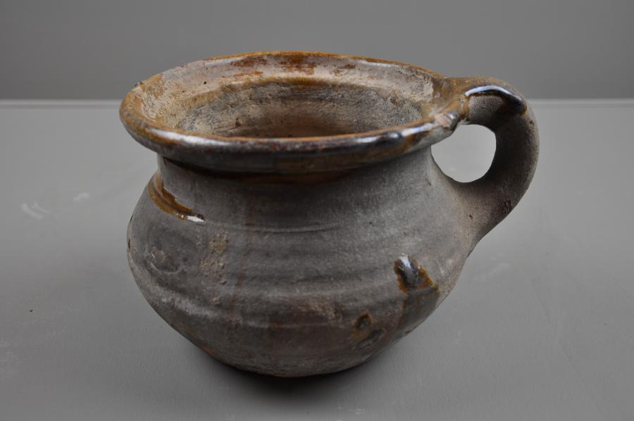chamber pot