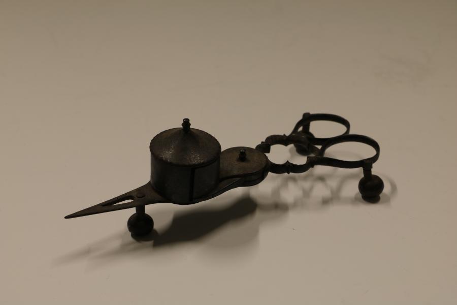 candle snuffer