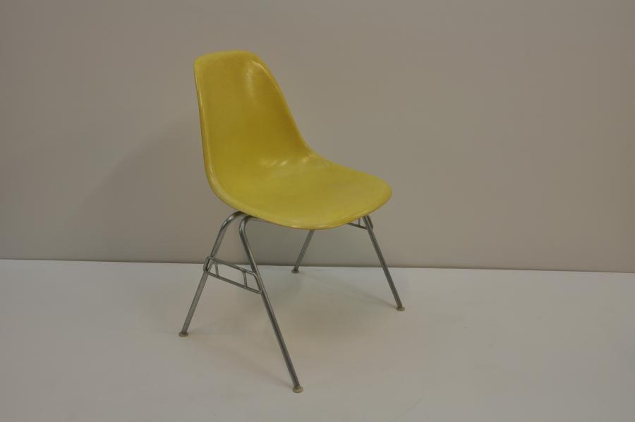Eames Stacking Chair (model DSS)