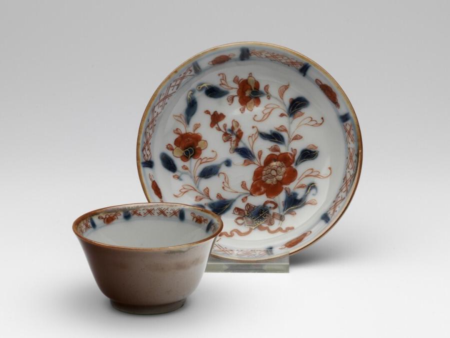 cup and saucer