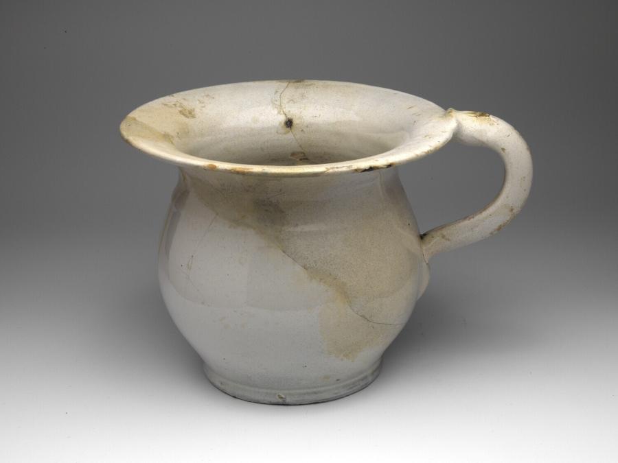 chamber pot