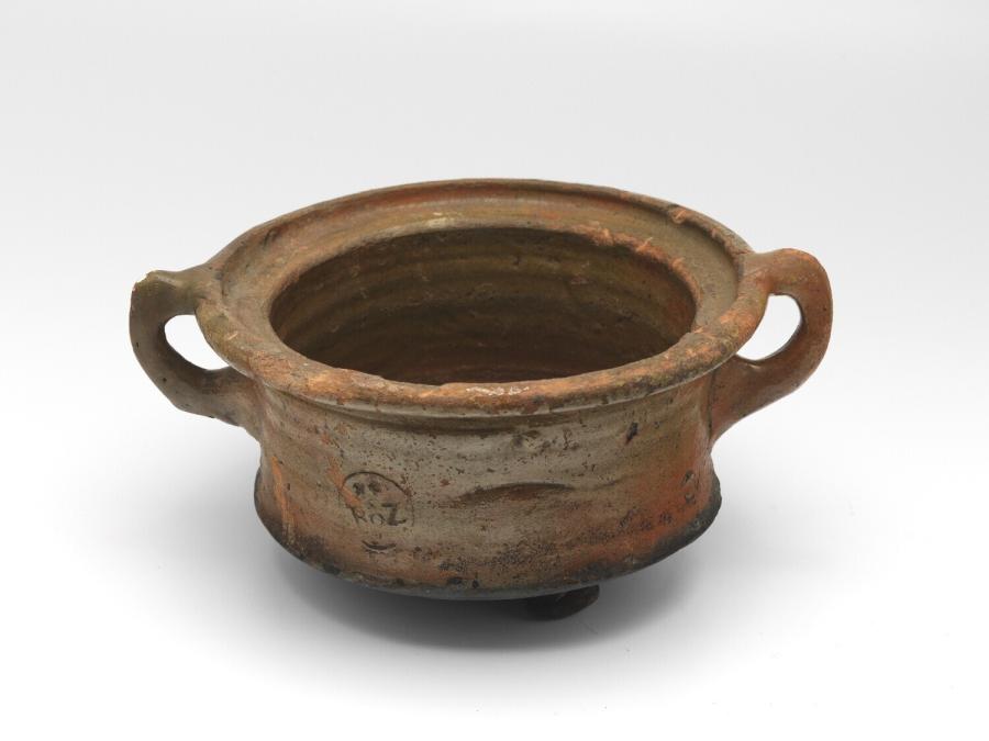 cooking pot