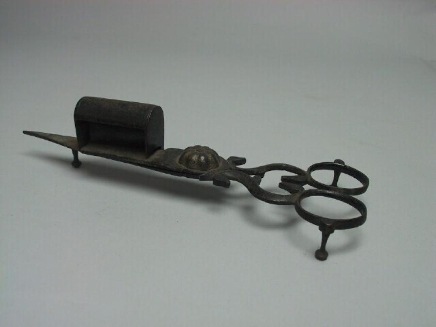 candle snuffer