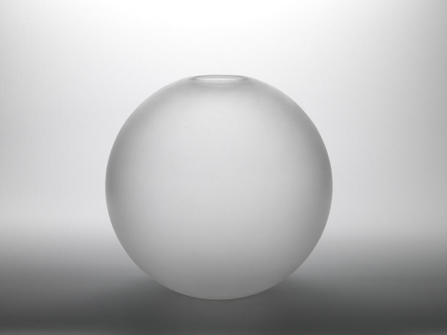 ball-shaped vase