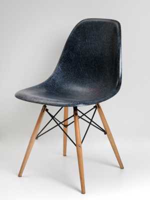 Plastic Side Chair (model DSW)