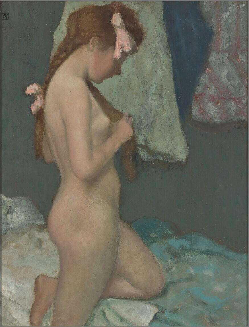 Fillette se coiffant