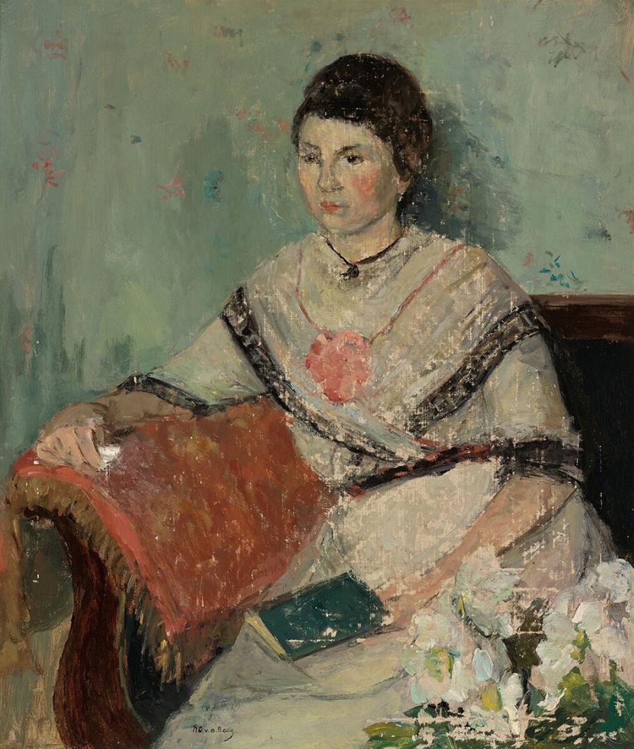 Zittende jonge vrouw