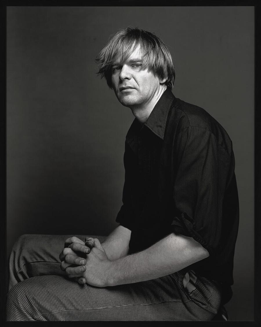 Portret van kunstenaar Arno Nollen