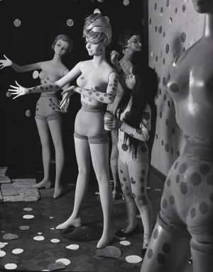 performance-kusama-internationale-galerij-orez-den-haag