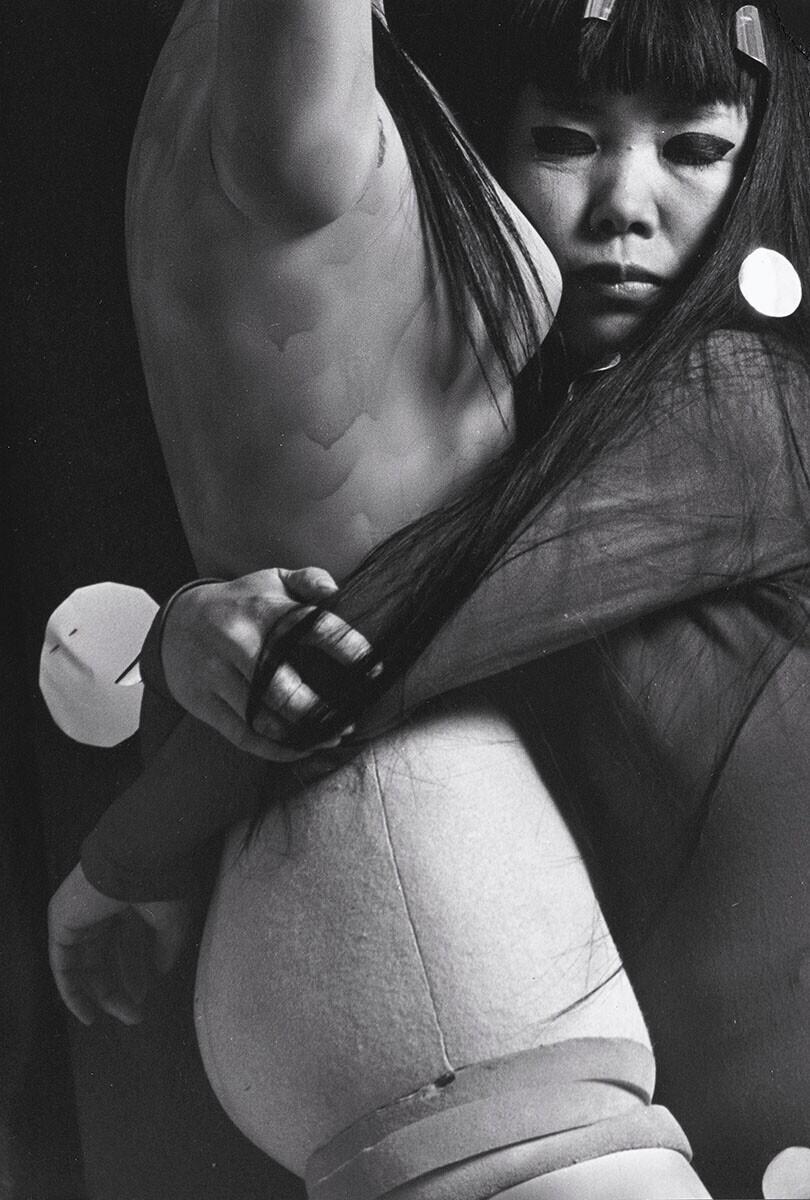 Performance Kusama (Internationale Galerij Orez, Den Haag)