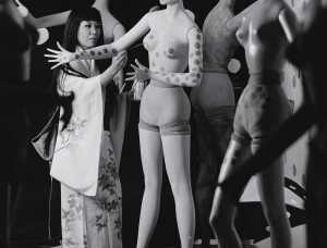 performance-kusama-internationale-galerij-orez-den-haag