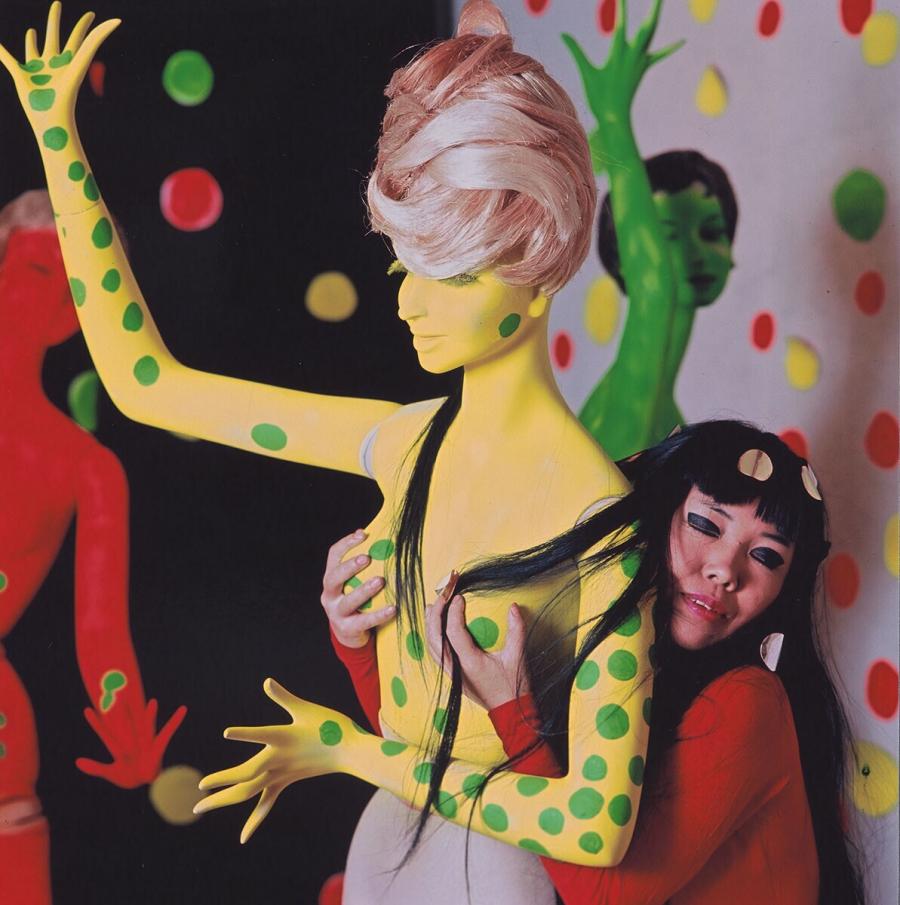 Performance Kusama (Internationale Galerij Orez, Den Haag)