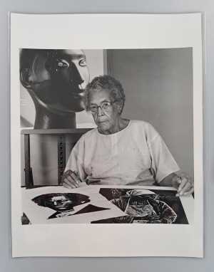 elizabeth-catlett-elizabeth-catlett
