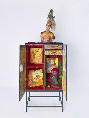 the-pandora-box-with-head-de-doos-van-pandora-met-hoofd