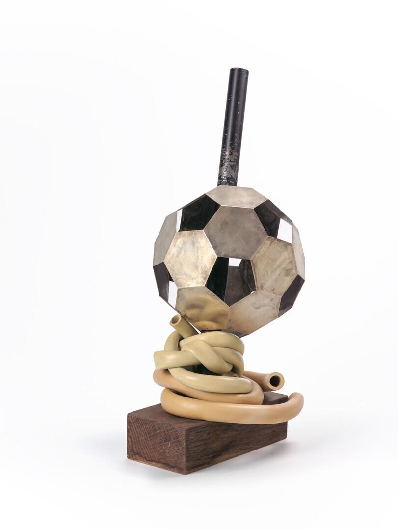 Non-Euclidean Object (Niet-euclidisch voorwerp)