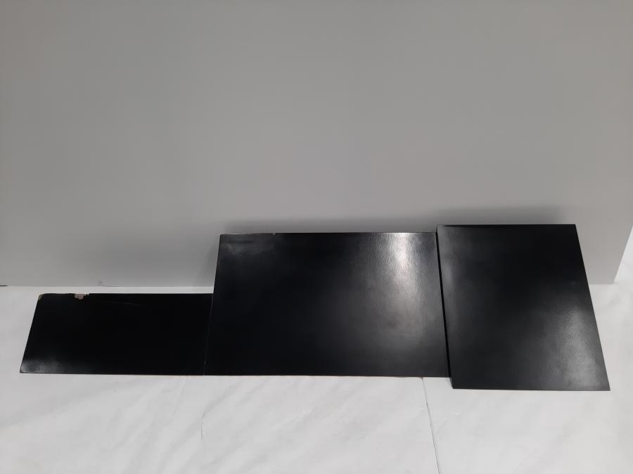 Three shelves (most works need a second title) (Drie planken (de meeste werken hebben een tweede titel nodig))