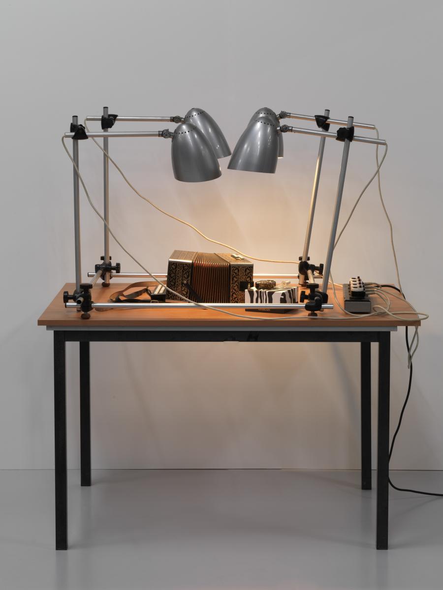 Accordéon avec parfum Guerlain Vol de Nuit