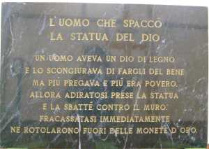 L'uomo che spacco la statua del dio