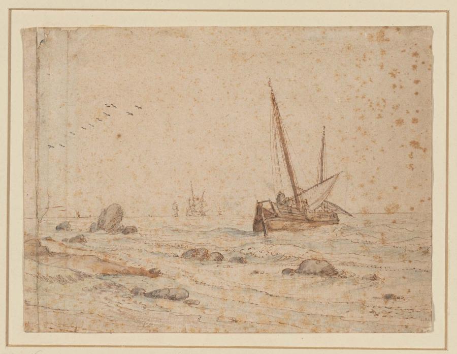 Vlakke kust met enkele schepen
