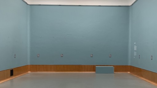 Achter gesloten deuren