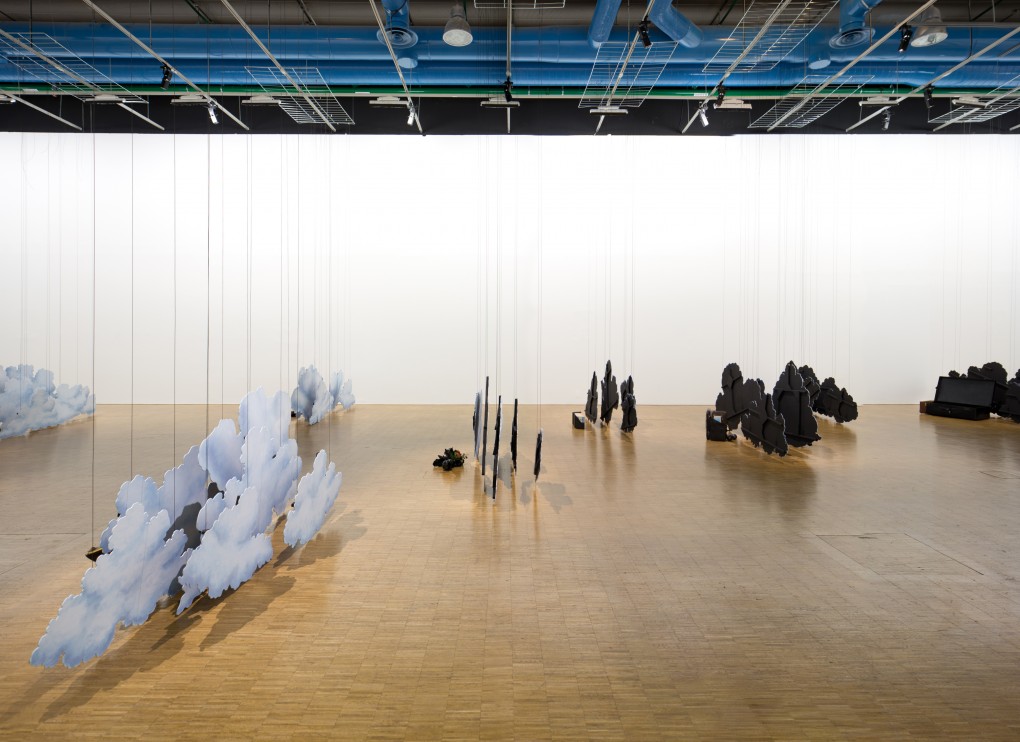 Vue de l’exposition / View of the exhibition « Latifa Echakhch, L’air du temps – Prix Marcel Duchamp 2013 », Centre Pompidou, Paris, 2014 © Latifa Echakhch © Photo. Fabrice Seixas Courtesy de l’artiste et des galeries / Courtesy of the artist and the Galleries : Dvir, Tel Aviv ; kaufmann repetto, Milan ; kamel mennour, Paris ; Eva Presenhuber, Zurich