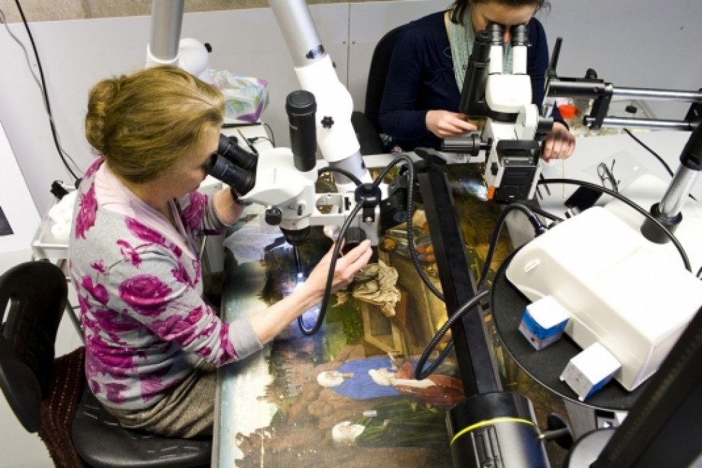 Atelier Boersma restores 'The three Marias at the grave' by Hubert van Eyck in the restoration workshop of Museum Boijmans Van Beuningen. Photo: Tot en Met ontwerpen