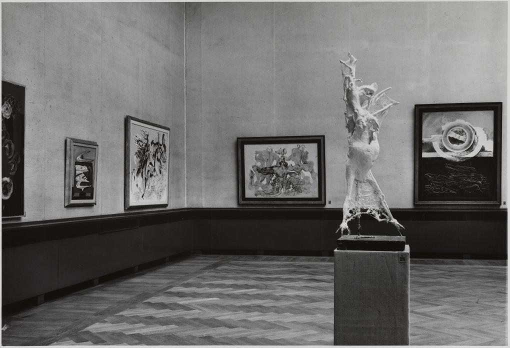 Fig. 2 Installation photo of the ‘Phantastische Kunst des XX. Jahrhunderts’ exhibition, Room 6, 30 August-5 October 1952, Kunsthalle Basel Archive, photo Peter Heman
