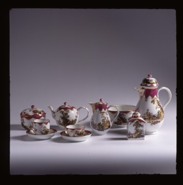 Koffie- en theeservies, Uit de nalatenschap van: dhr. en mevr. Dr. Ir. G.L.P. Philips-van der Willigen 1942A 3207 a-i (KN&V), Depot Boijmans Van Beuningen