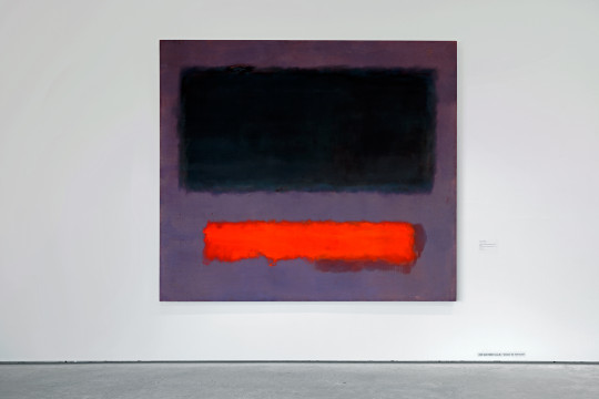 Mark Rothko, Grey, Orange on Maroon, No. 8, 1960. © 1998 Mark Rothko, c/o Pictoright Amsterdam 2024