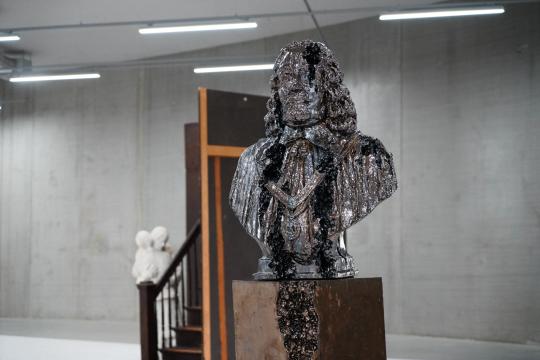 Anne Wenzel, House of Fools (Witte) (2024). Collectie Museum Boijmans Van Beuningen, Rotterdam. Aankoop met steun van @Boijmans / Fotografie: Denzel Feurich