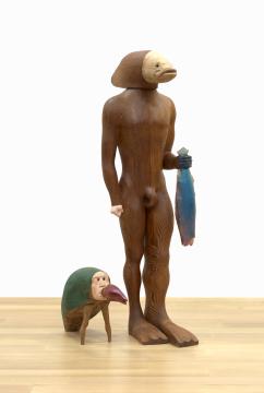 Marisol, The Fishman, 1973. Collectie Buffalo AKG Art Museum. © Estate of Marisol c/o Pictoright Amsterdam 2026. Fotografie: Brenda Bieger, Buffalo AKG Art Museum.