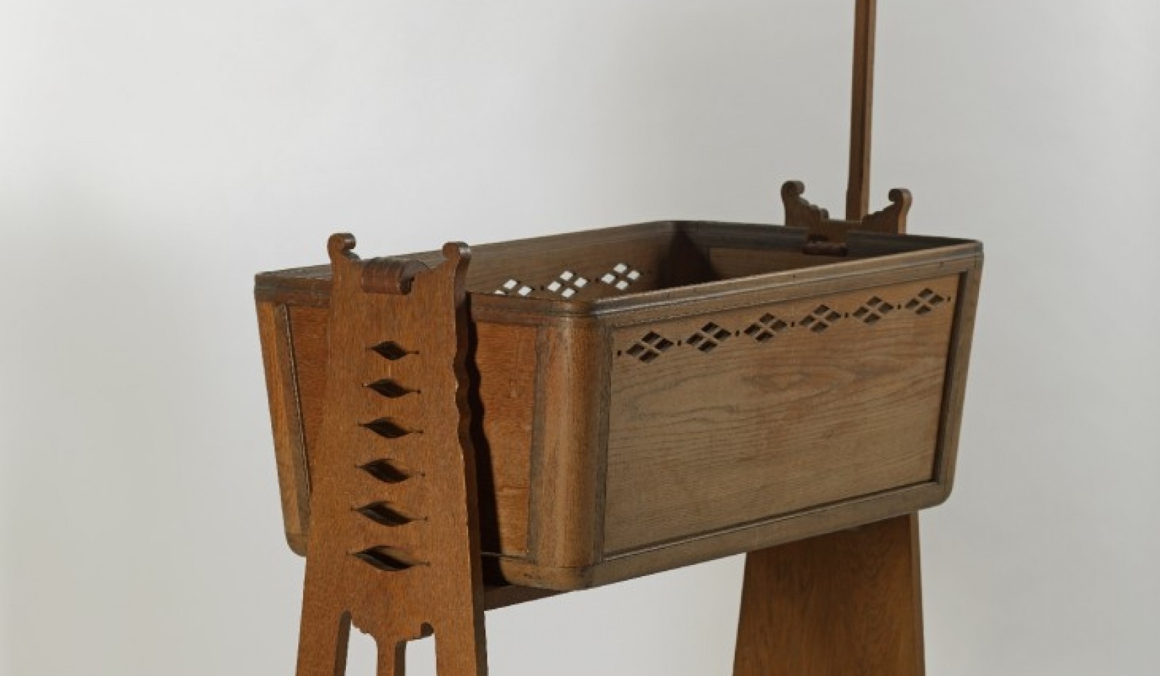 Cradle, W.H. Gispen, 1918, purchase 1985