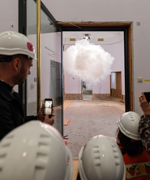 The first visitors to Snakken naar Boijmans view the work of Berndnaut Smilde, June 1, 2024. Image: Aad Hoogendoorn